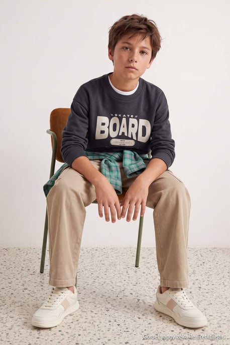 TRENDYOLKIDS Jungen Grau Mit Grafikprint Lang, Regular Fit Sweatshirts - Image 3
