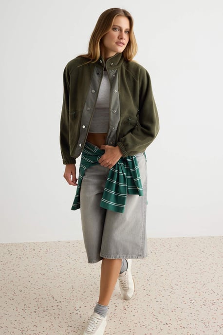 TRENDYOLMİLLA Damen Khaki Einfarbig Lang, Relaxed Fit Sweatshirts - Image 4