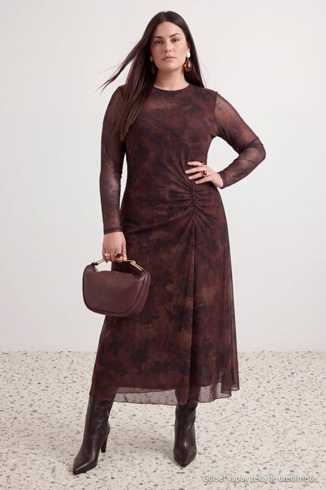 Trendyol Curve Damen Braun Mit Grafikprint Maxi Lang A-Linie Große Größen Kleid - Image 1