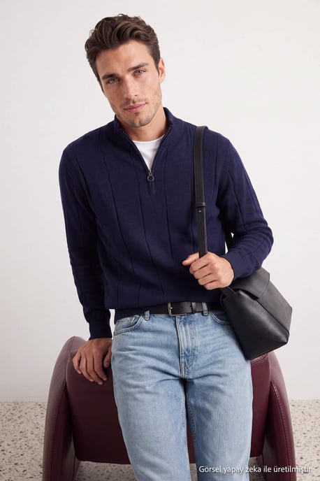 TRENDYOL MAN Herren Dunkelblau Gestreift Lang, Regular Fit Pullover - Image 1