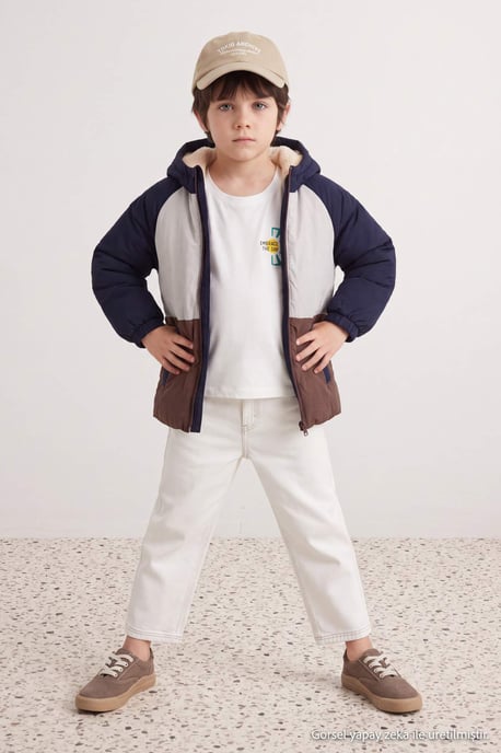 TRENDYOLKIDS Jungen Mehrfarbig Colorblock Regular Fit Winter- Jacken - Image 1