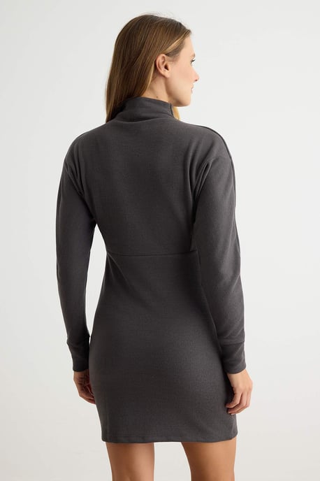 TRENDYOLMİLLA Damen Grau Einfarbig Kurz / Mini Lang Bodycon Kleider - Image 3