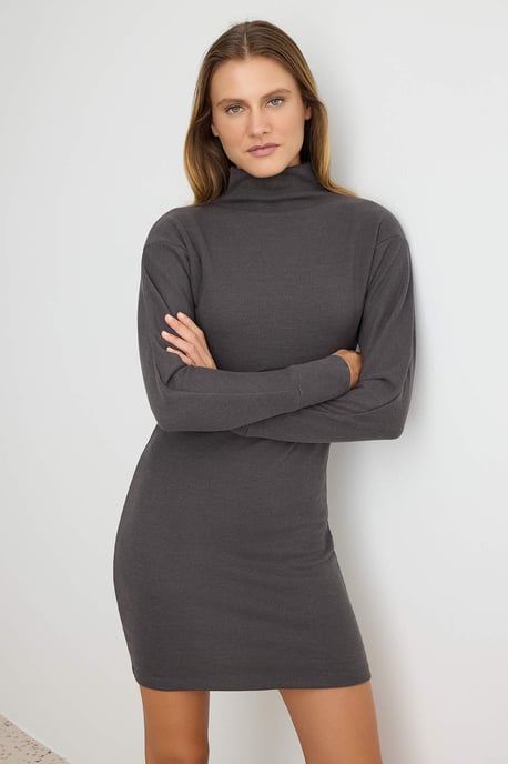 TRENDYOLMİLLA Damen Grau Einfarbig Kurz / Mini Lang Bodycon Kleider - Image 4