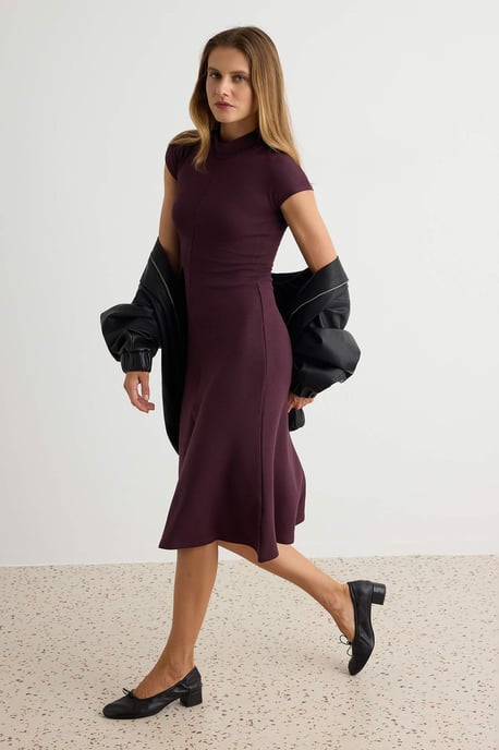 Trendyol Einfarbiges Midi-Bodyconkleid, kurz, Damen - Bordeaux - Image 4