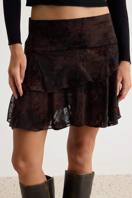TRENDYOLMİLLA Damen Braun Geblümt Hosenrock Normale Taille Shorts Bermudashorts - Image 2