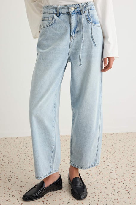 TRENDYOLMİLLA Damen Dunkelblau Einfarbig Barrel-Leg Hohe Taille Jeans - Image 2