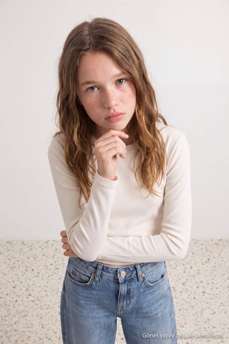 TRENDYOLKIDS Mädchen Ecru Einfarbig Lang, Regular Fit T-Shirts - Image 2
