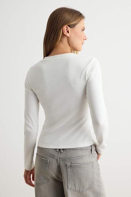 TRENDYOLMİLLA Damen Ecru Einfarbig Lang, Tailliert T-Shirts - Image 3