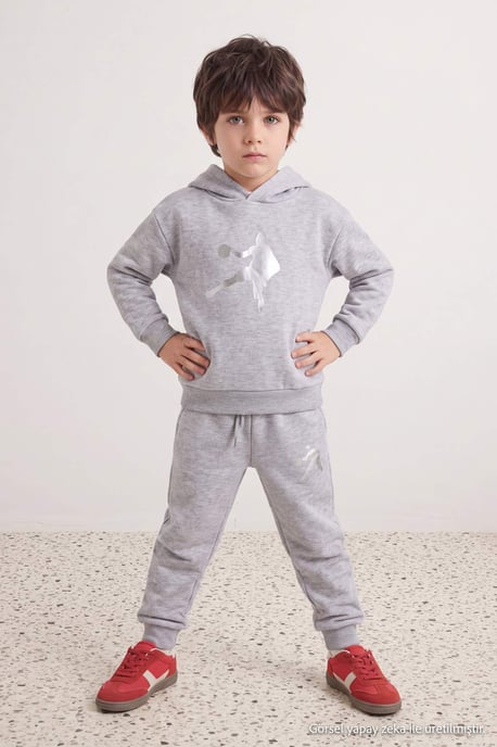 TRENDYOLKIDS Jungen Grau Einfarbig Lang, Regular Fit Zweiteilig Sets - Image 1