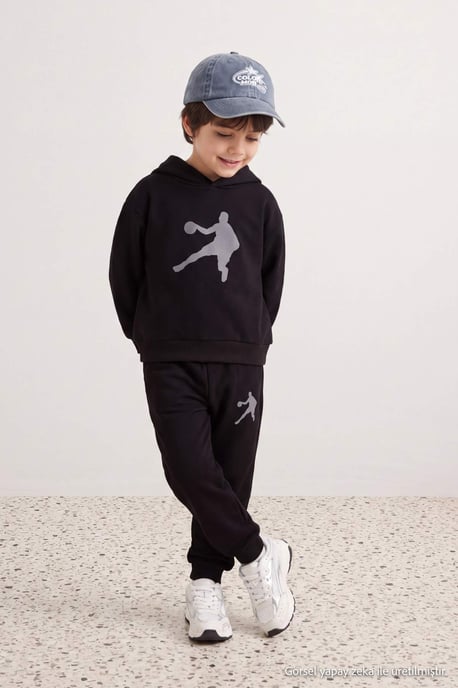 TRENDYOLKIDS Jungen Schwarz Einfarbig Lang, Regular Fit Zweiteilig Sets - Image 1
