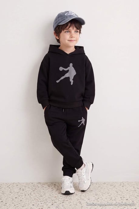 TRENDYOLKIDS Jungen Schwarz Einfarbig Lang, Regular Fit Zweiteilig Sets - Image 2
