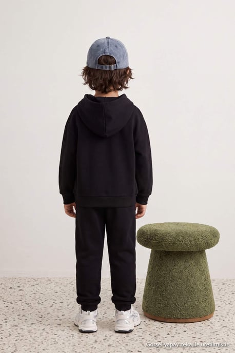 TRENDYOLKIDS Jungen Schwarz Einfarbig Lang, Regular Fit Zweiteilig Sets - Image 4