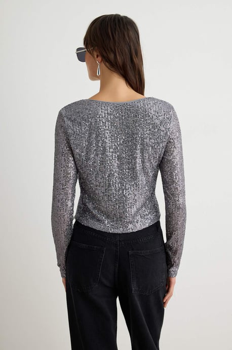 TRENDYOLMİLLA Damen Silberfarben Einfarbig Lang, Regular Fit Blusen - Image 3