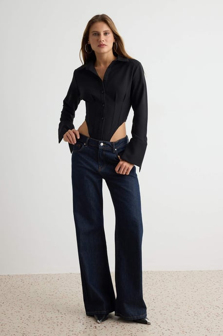 TRENDYOLMİLLA Damen Schwarz Einfarbig Lang, Tailliert Hemden - Image 1