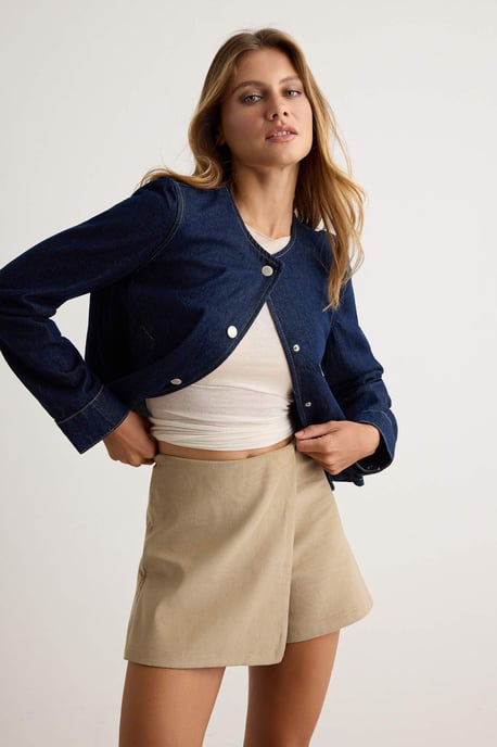 TRENDYOLMİLLA Damen Beige Einfarbig Hohe Taille Shorts Bermudashorts - Image 4