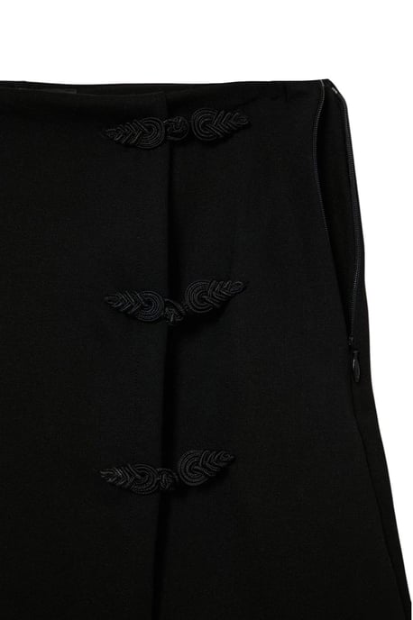 TRENDYOLMİLLA Damen Schwarz Einfarbig Hosenrock Normale Taille Shorts Bermudashorts - Image 4