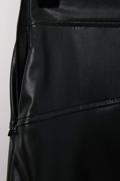 TRENDYOLMİLLA Damen Schwarz Einfarbig Midi A-Linie Röcke - Image 2