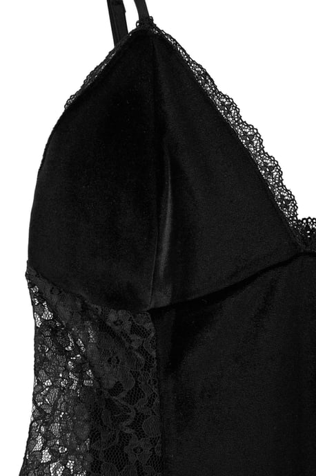 TRENDYOLMİLLA Damen Schwarz Einfarbig Kurz / Mini Ärmellos Regular Fit Nachthemden - Image 5