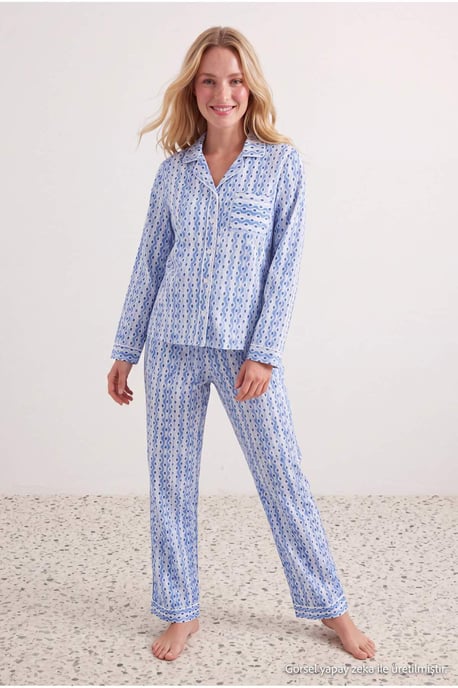 TRENDYOLMİLLA Damen 2er Pack Blau Mit Grafikprint Lang Loungewear Regular Fit Pyjama- Sets - Image 2