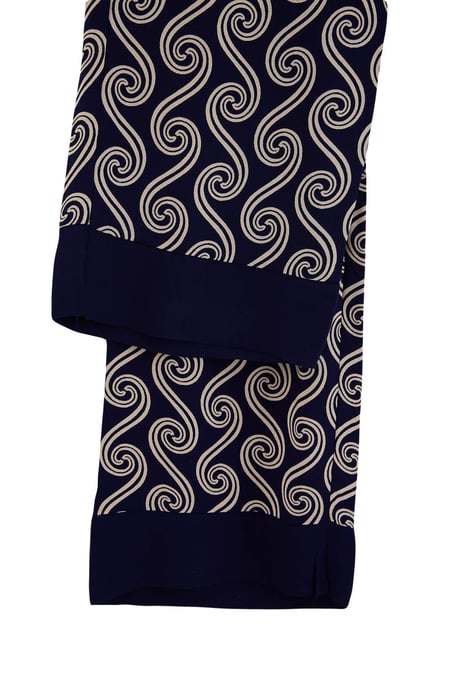 TRENDYOLMİLLA Damen Dunkelblau Geometrisches Muster Lang, Regular Fit Pyjama- Sets - Image 5