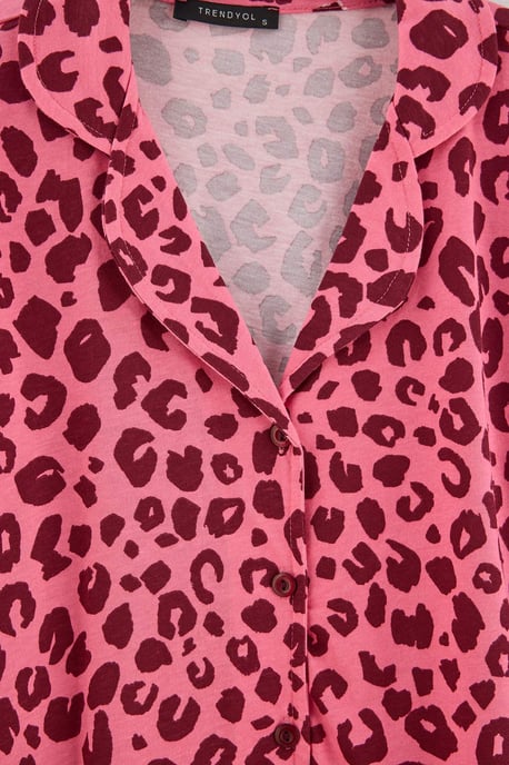 TRENDYOLMİLLA Damen 2er Pack Lila Animal-Print Lang Loungewear Regular Fit Pyjama- Sets - Image 3