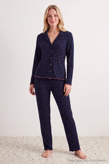TRENDYOLMİLLA Damen 2er Pack Dunkelblau Geblümt Lang, Regular Fit Pyjama- Sets - Image 6