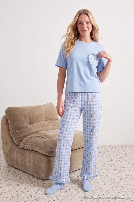 TRENDYOLMİLLA Damen 2er Pack Weiß Kariert Kurz Loungewear Regular Fit Pyjama- Sets - Image 6