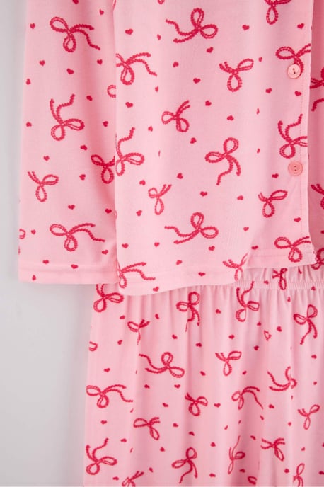 TRENDYOLMİLLA Damen 2er Pack Rosa Mit Grafikprint Lang, Regular Fit Pyjama- Sets - Image 4