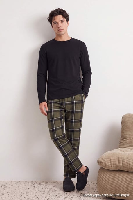 TRENDYOL MAN Herren Schwarz Kariert Lang, Regular Fit Pyjama- Sets - Image 1