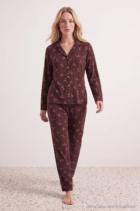 TRENDYOLMİLLA Damen 2er Pack Braun Mit Grafikprint Lang, Regular Fit Pyjama- Sets - Image 6