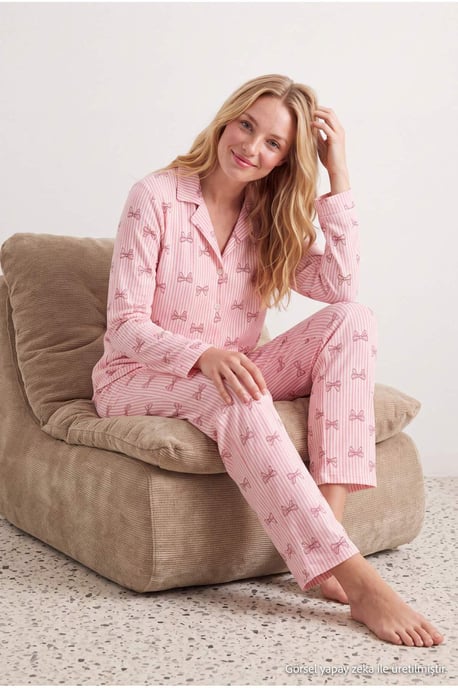 TRENDYOLMİLLA Damen 2er Pack Rosa Mit Grafikprint Lang, Regular Fit Pyjama- Sets - Image 2