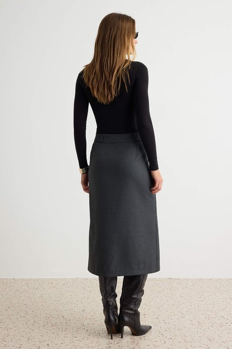 TRENDYOLMİLLA Damen Grau Einfarbig Midi Röcke - Image 3