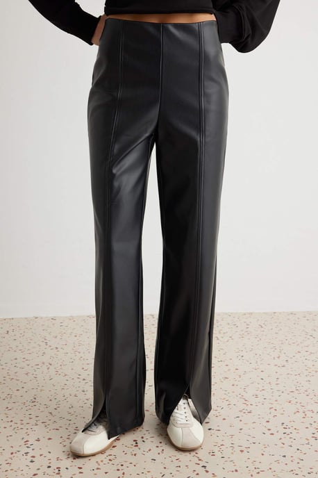 TRENDYOLMİLLA Damen Schwarz Einfarbig Ausgestellt Normale Taille Hosen - Image 2