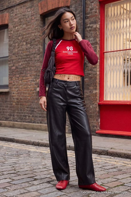 TRENDYOLMİLLA Damen Schwarz Einfarbig Barrel-Leg Normale Taille Hosen - Image 3