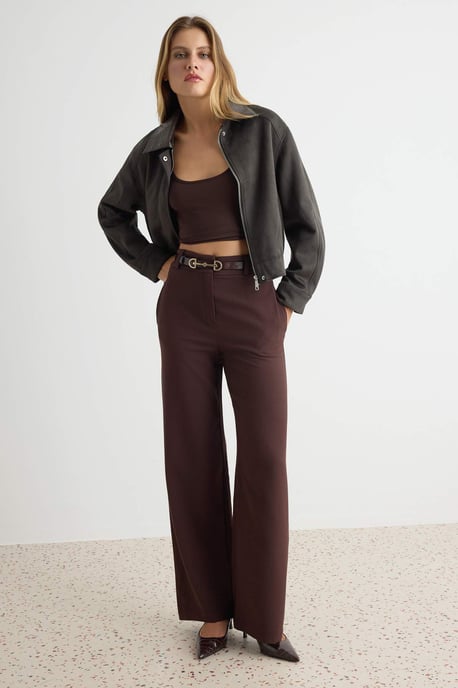 TRENDYOLMİLLA Damen Braun Einfarbig Weites Bein Normale Taille Hosen - Image 1