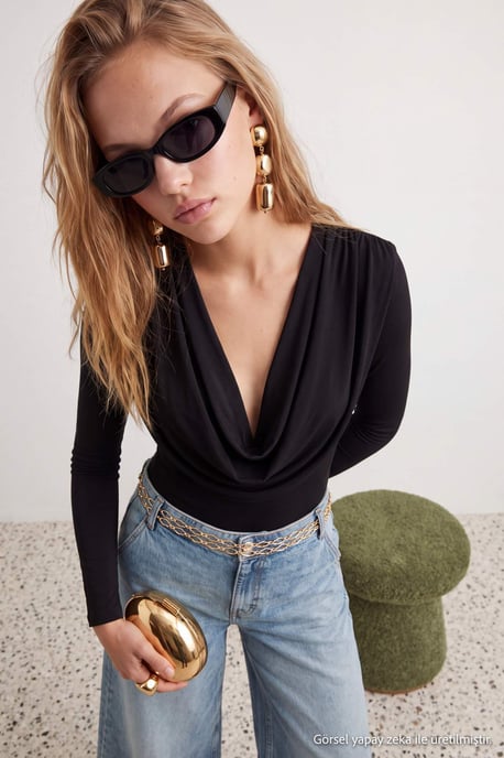 TRENDYOLMİLLA Damen Schwarz Einfarbig Lang, Tailliert Bodys - Image 1
