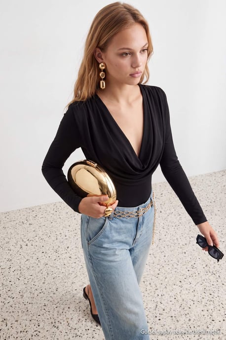 TRENDYOLMİLLA Damen Schwarz Einfarbig Lang, Tailliert Bodys - Image 2