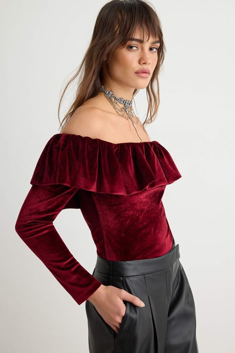 TRENDYOLMİLLA Damen Bordeaux Einfarbig Lang, Tailliert Bodys - Image 4
