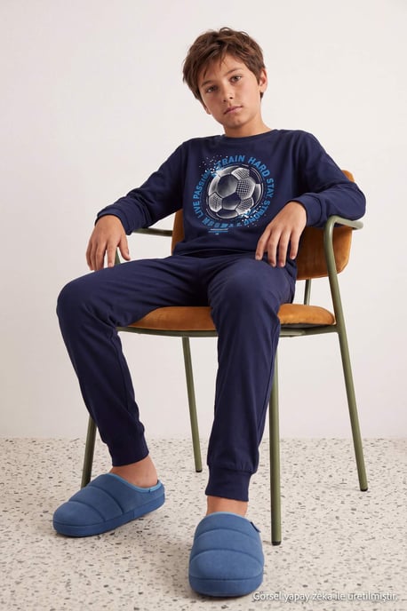 TRENDYOLKIDS Jungen Dunkelblau Mit Grafikprint Lang, Regular Fit Pyjama- Sets - Image 2
