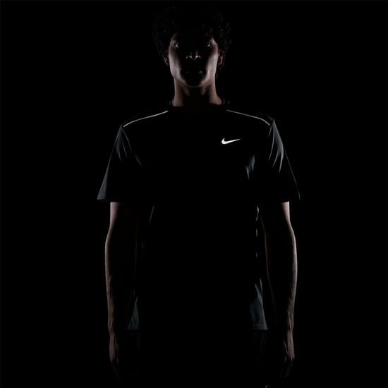Nike - "Miler" T-Shirt für Herren, Reflektierende Details (Rauch-Grau) - Image 5