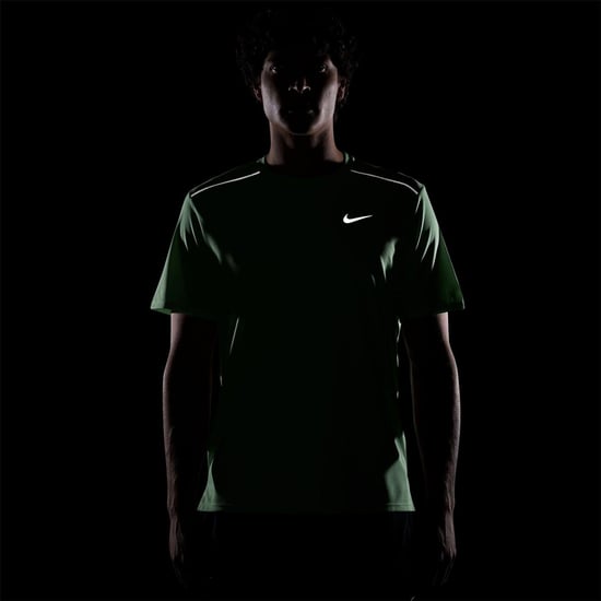 Nike - "Miler" T-Shirt für Herren, Reflektierende Details (Grün/Silber) - Image 4