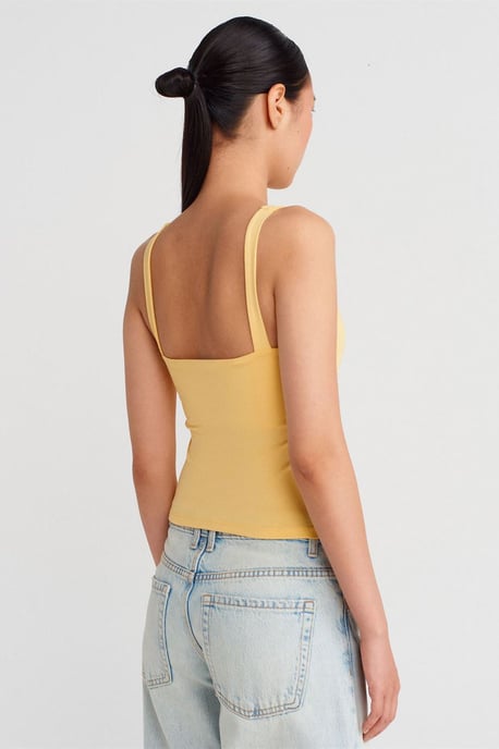 Rippenshirt ohne Ärmel im Slim-Fit mit Rundhalsausschnitt - Image 2