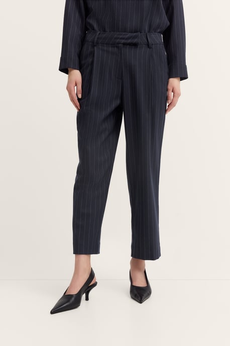 Bugatti Damen Bundfaltenhose mit Nadelstreifen und Stretch - Image 1