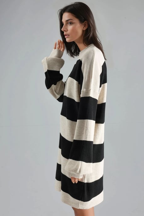 Gestreiftes Mini-Kleid mit Rundhalsausschnitt - Image 3
