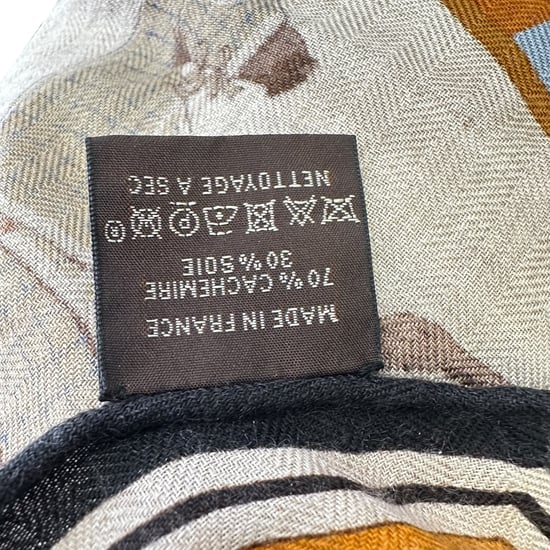Hermès Schal mit Pferdeprint aus mehrfarbigem Kaschmir - Image 3