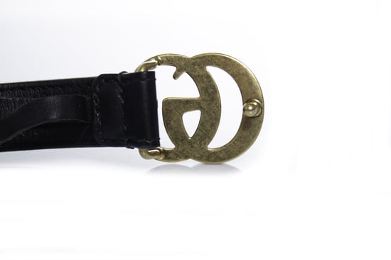 Gucci, schmaler Ledergürtel mit GG-Logo in Schwarz - Image 6