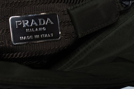 Prada, Vintage-Mini-Handtasche aus Nylon, dunkelgrün - Image 6