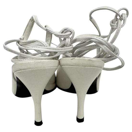 Die Attico Pumps mit spitzer Zehenpartie und Selbstbindeverschluss aus weißem Leder - Image 6
