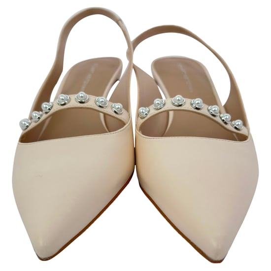 Stuart Weitzman Pumps aus beigefarbenem Leder mit Kristallverzierungen - Image 2
