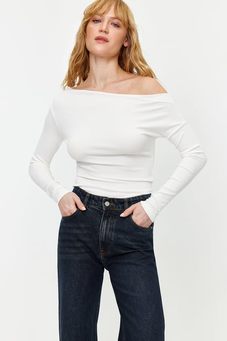 TRENDYOLMİLLA Damen Ecru Einfarbig Lang Tailliert Blusen - Image 5